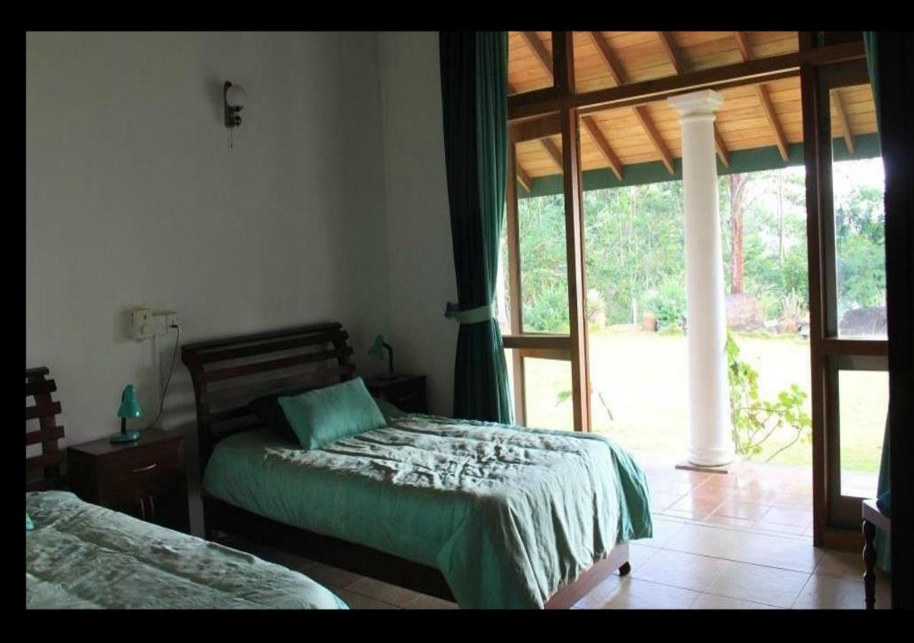 Bed and Breakfast Jungle Tide Канди Номер фото