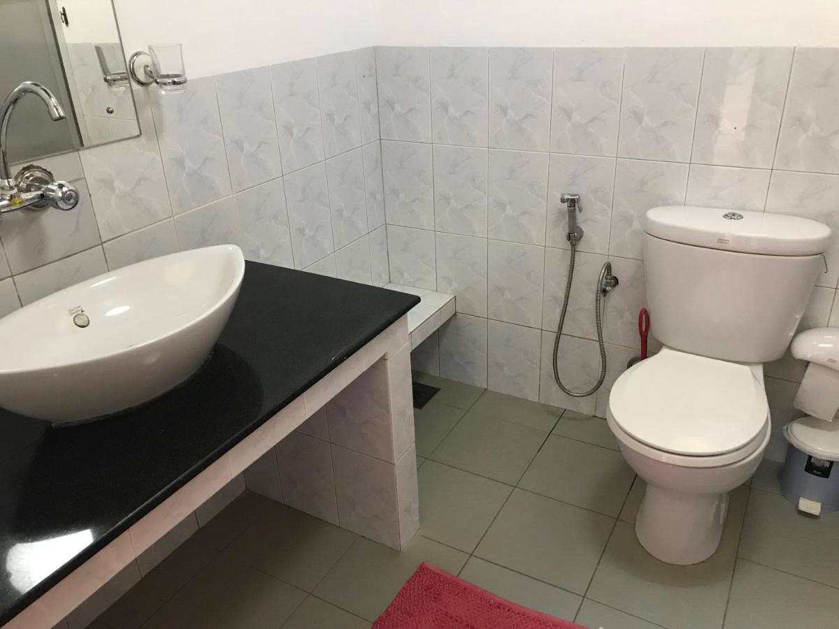 Bed and Breakfast Jungle Tide Канди Экстерьер фото